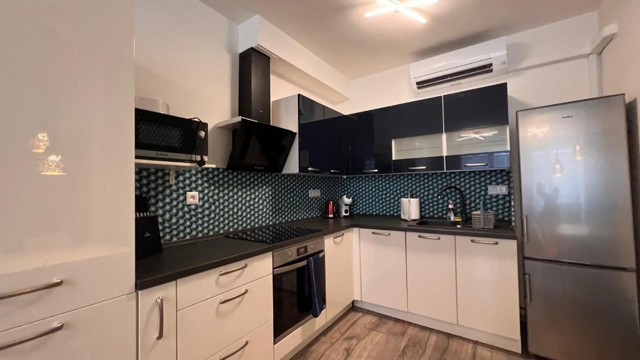 Air-Conditioned, 2 Room Apartment With Balcony, New Building Raca Bratislava Buitenkant foto